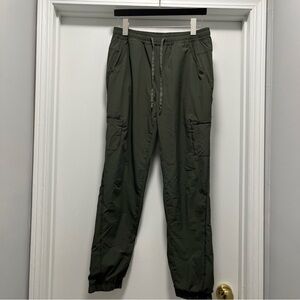 Eddie Bauer Women size 8 Traveler Pant Olive Quick Dry Pull On Lightweight